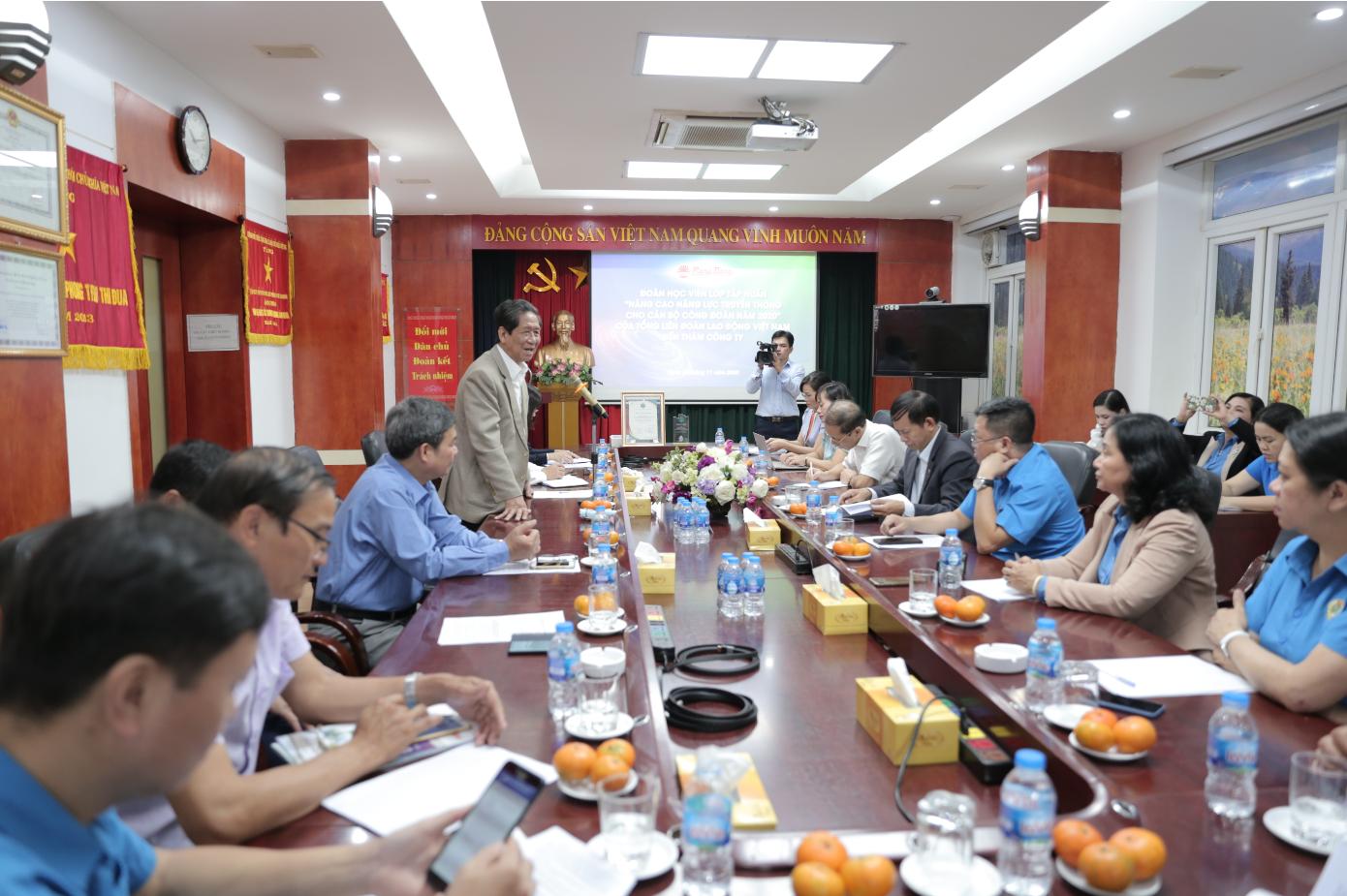 Đoàn lãnh đạo Liên đoàn Lao động các tỉnh thành & Công đoàn công thương Việt Nam tới thăm, làm việc tại Rạng Đông